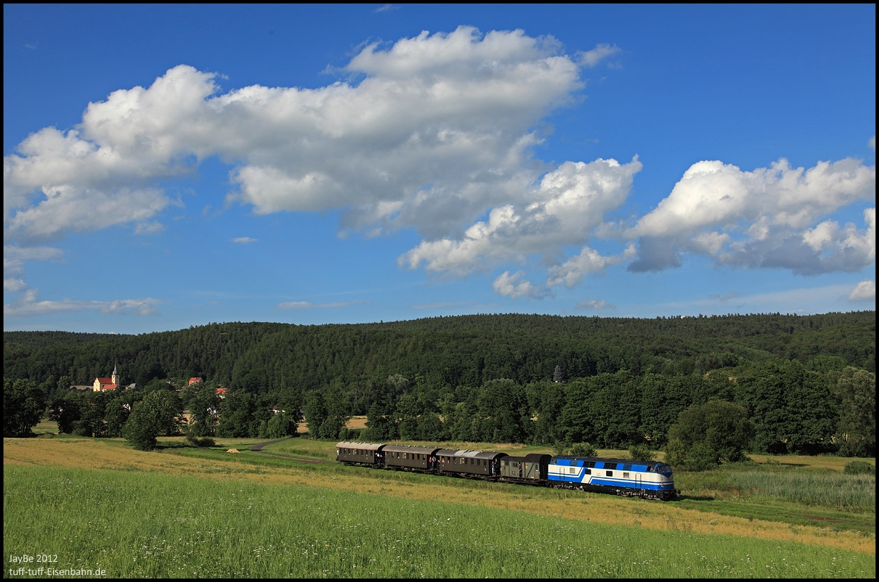 Zu den Fladungen Classics kam Samstags wieder der Sonderzug der Rennsteigbahn. Abends auf dem Rückweg gabs den blau weißen Traum